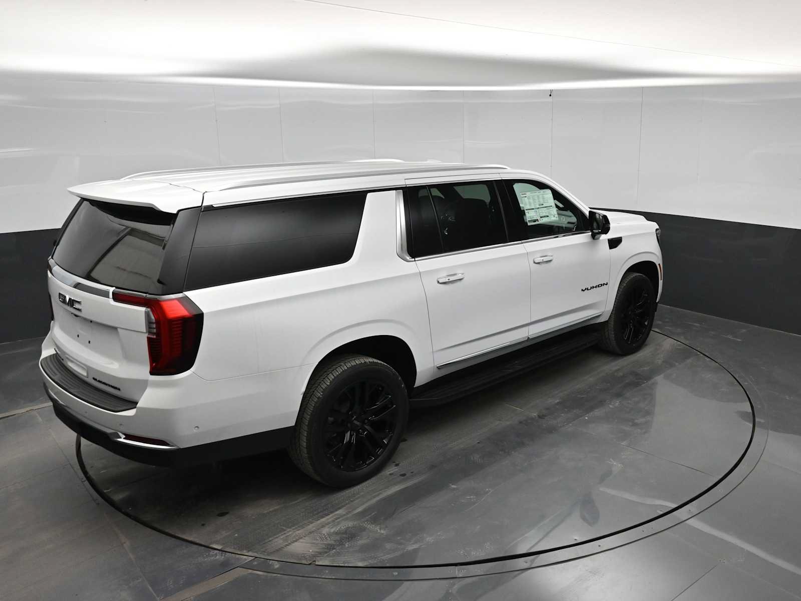 New 2026 GMC Yukon XL Elevation w/ LPO, Elevation Black Package AWD/4WD image 29