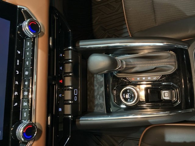 Used 2024 GMC Canyon AT4 w/ Technology Package image 17