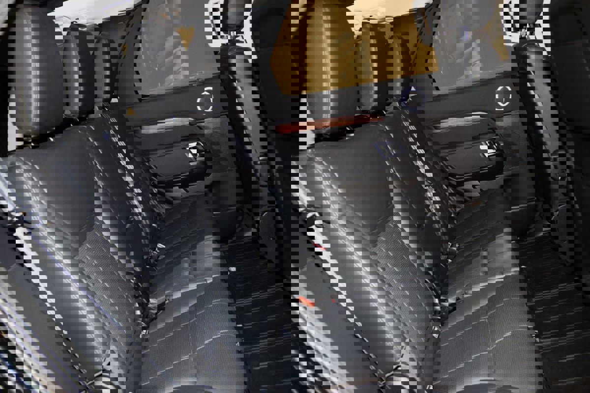 Used 2018 Land Rover Discovery HSE image 63