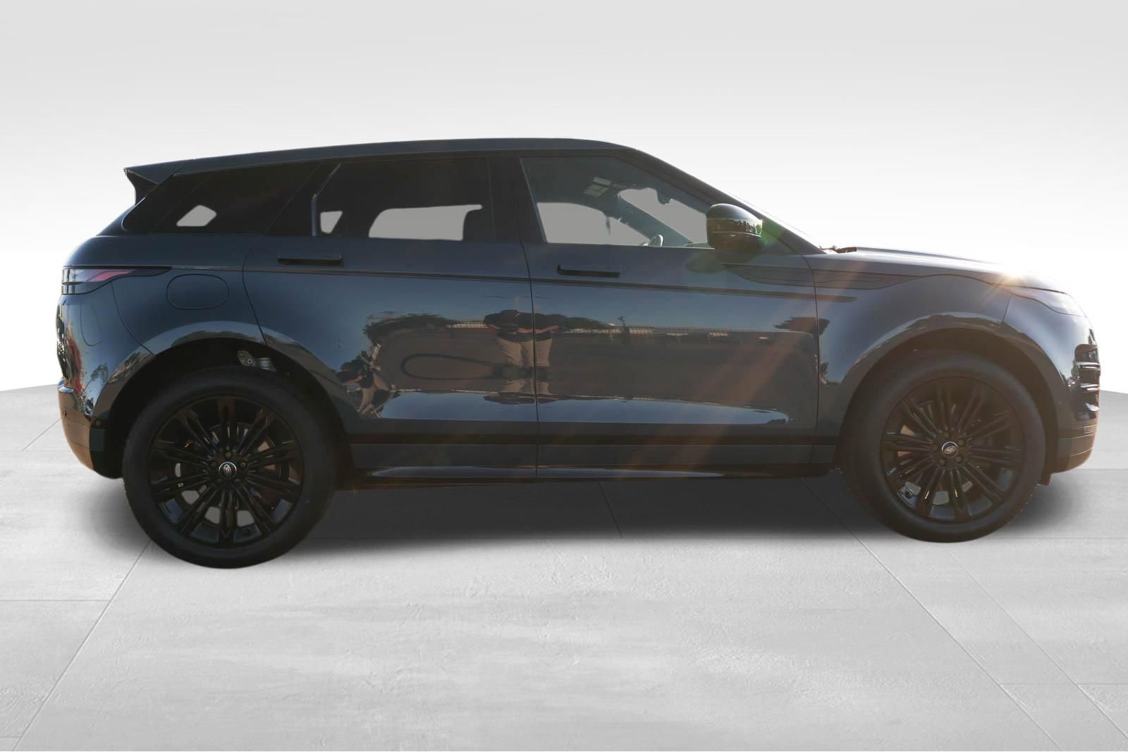 New 2026 Land Rover Range Rover Evoque Dynamic SE AWD/4WD image 4