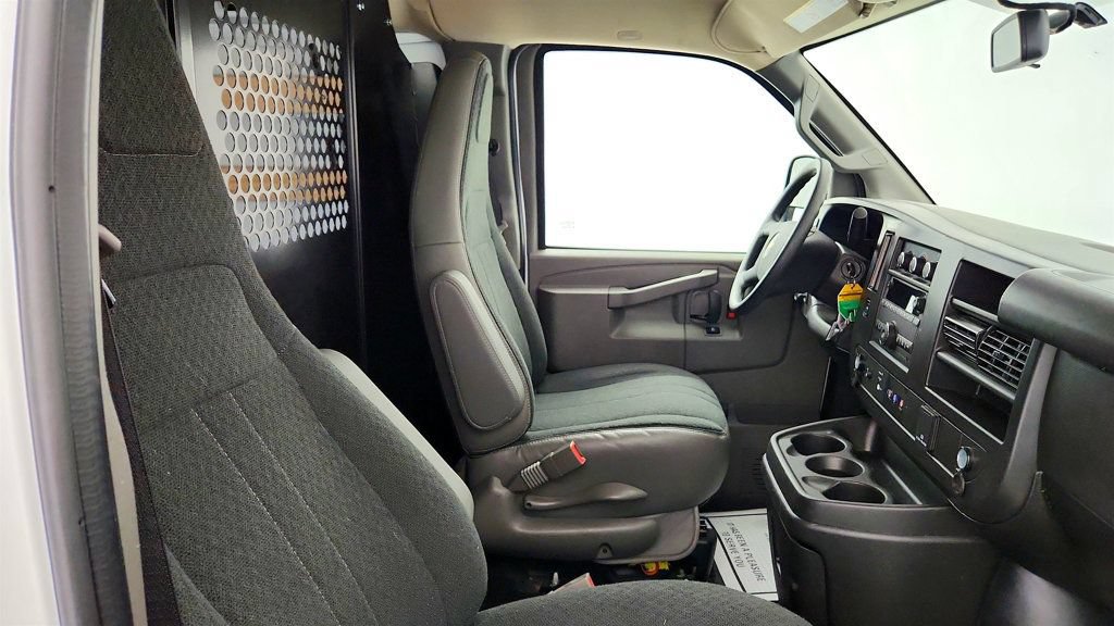 Used 2025 Chevrolet Express 2500 w/ Driver Convenience Package RWD image 25