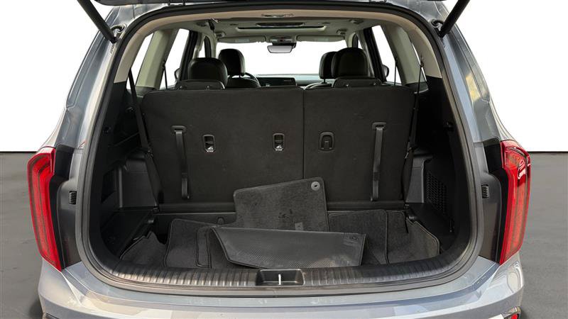 Used 2025 Kia Telluride S AWD/4WD image 19
