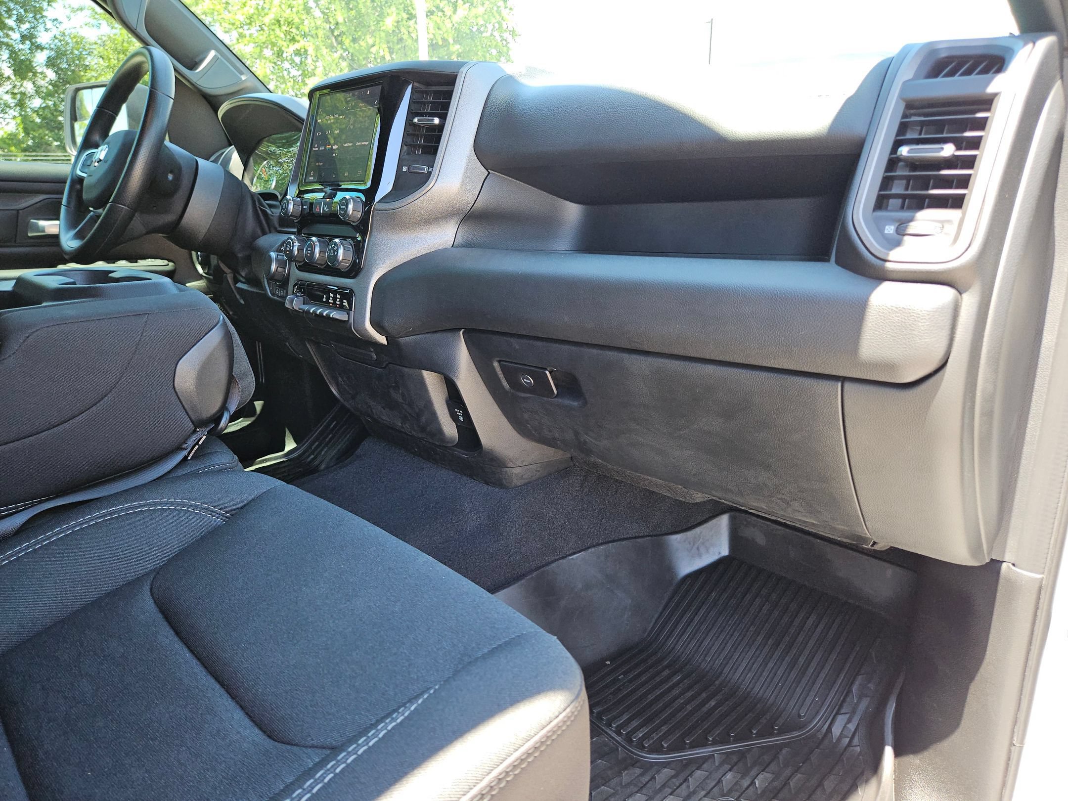 Used 2025 RAM 1500 Warlock AWD/4WD image 27