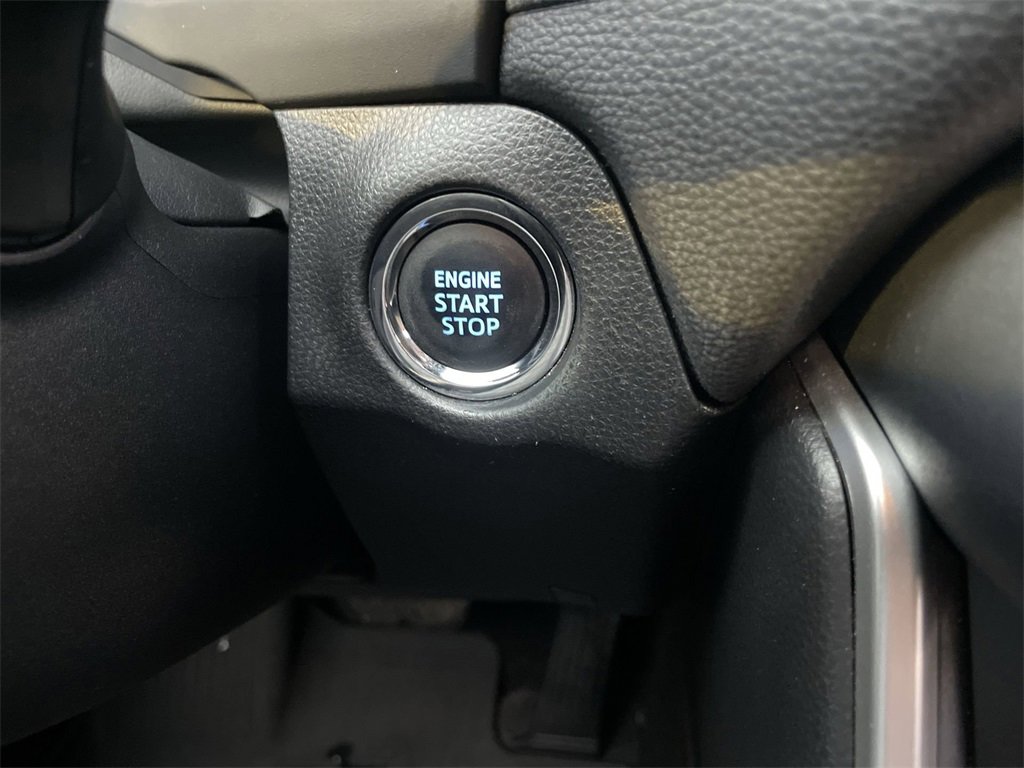 Used 2021 Toyota RAV4 XLE Premium image 26