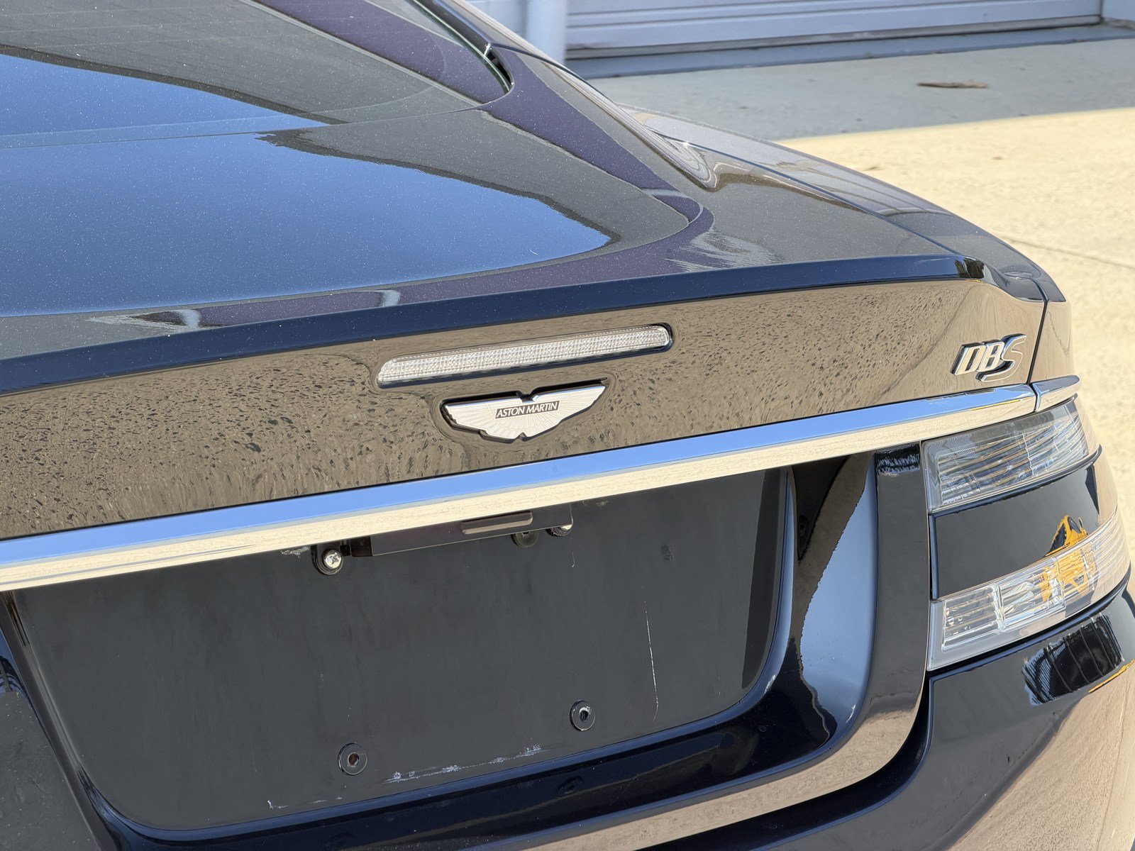 Used 2009 Aston Martin DBS Coupe RWD image 8