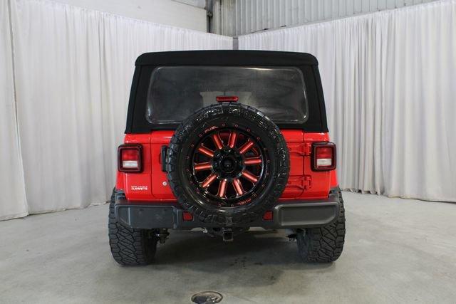 Used 2018 Jeep Wrangler Unlimited Sahara w/ Cold Weather Group AWD/4WD image 23