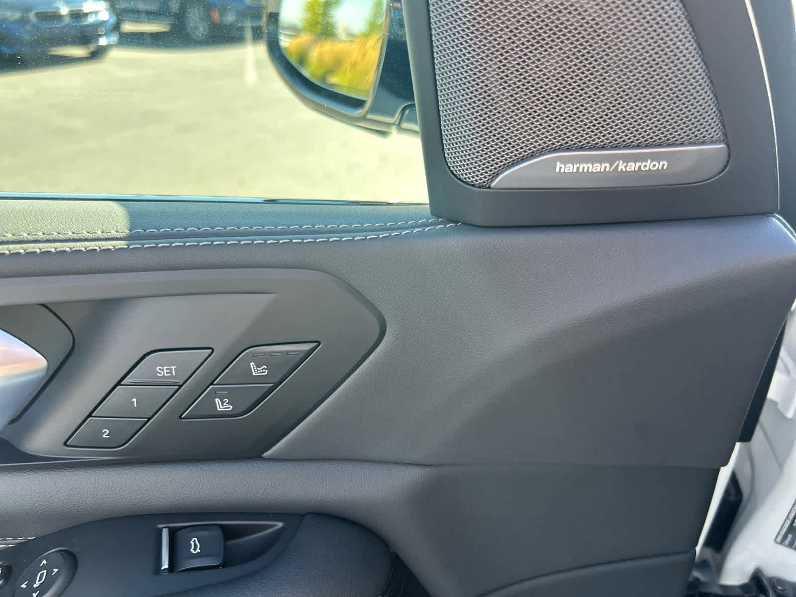 Used 2026 BMW X5 xDrive50e w/ M Sport Package image 28