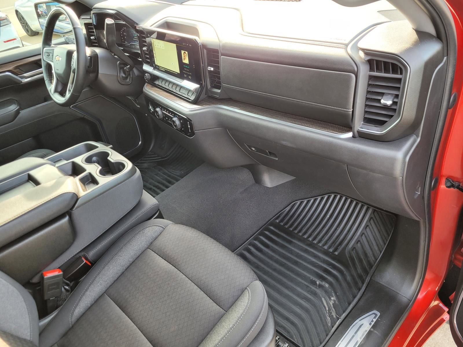 Used 2024 Chevrolet Silverado 1500 LT image 10