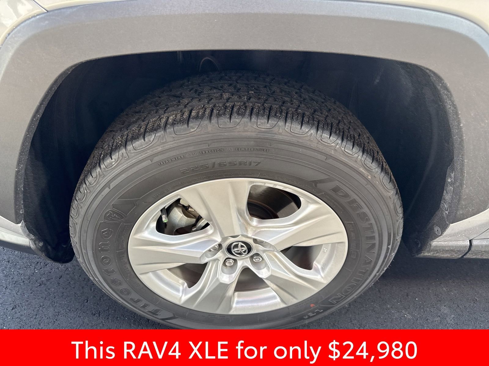 Used 2021 Toyota RAV4 XLE image 13