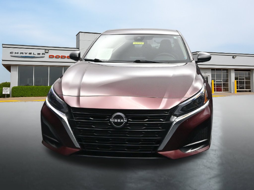 Used 2025 Nissan Altima 2.5 SV FWD image 8