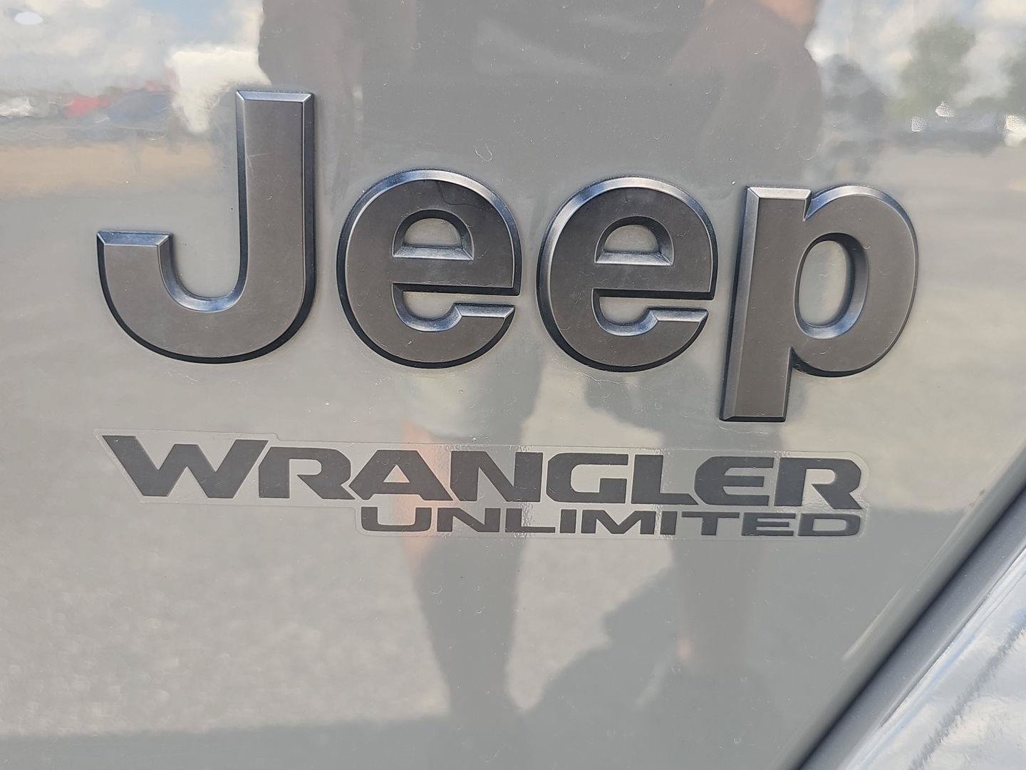 Used 2022 Jeep Wrangler Unlimited Sahara AWD/4WD image 9