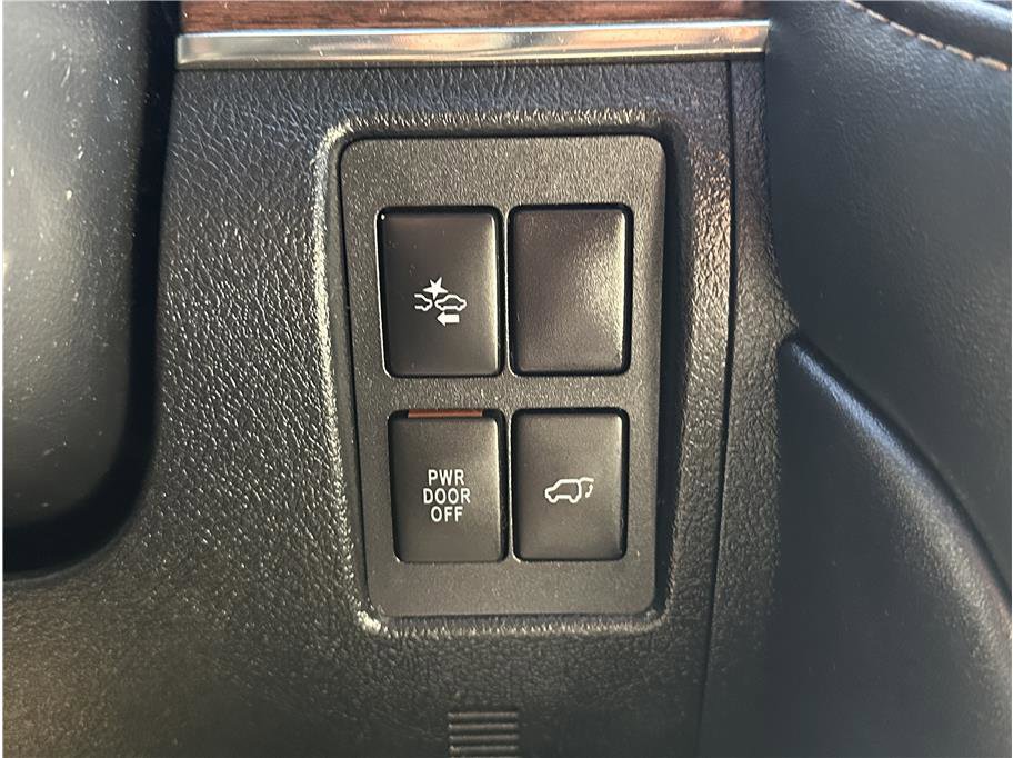 Used 2021 Toyota Land Cruiser Heritage Edition image 31