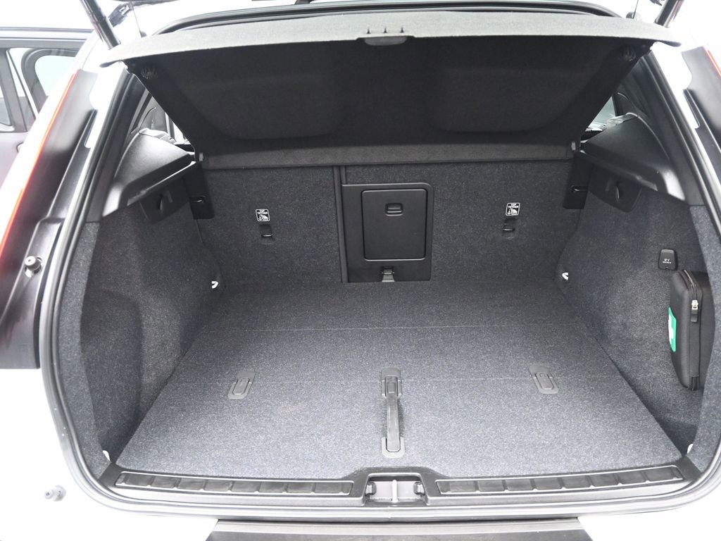 Used 2023 Volvo XC40 Recharge Ultimate w/ Protection Package Premier image 15