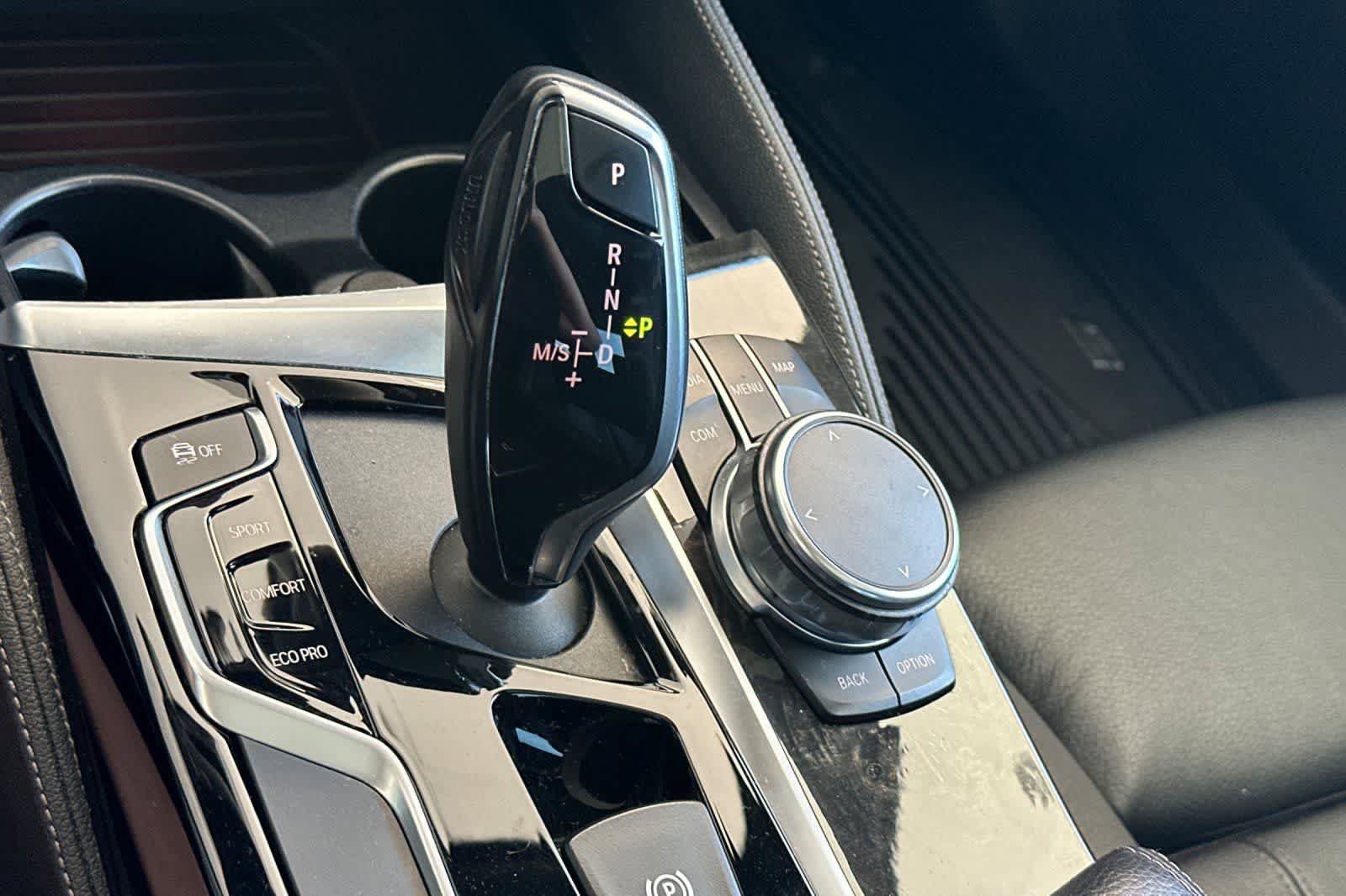 Used 2019 BMW 530i w/ Luxury Package RWD image 23