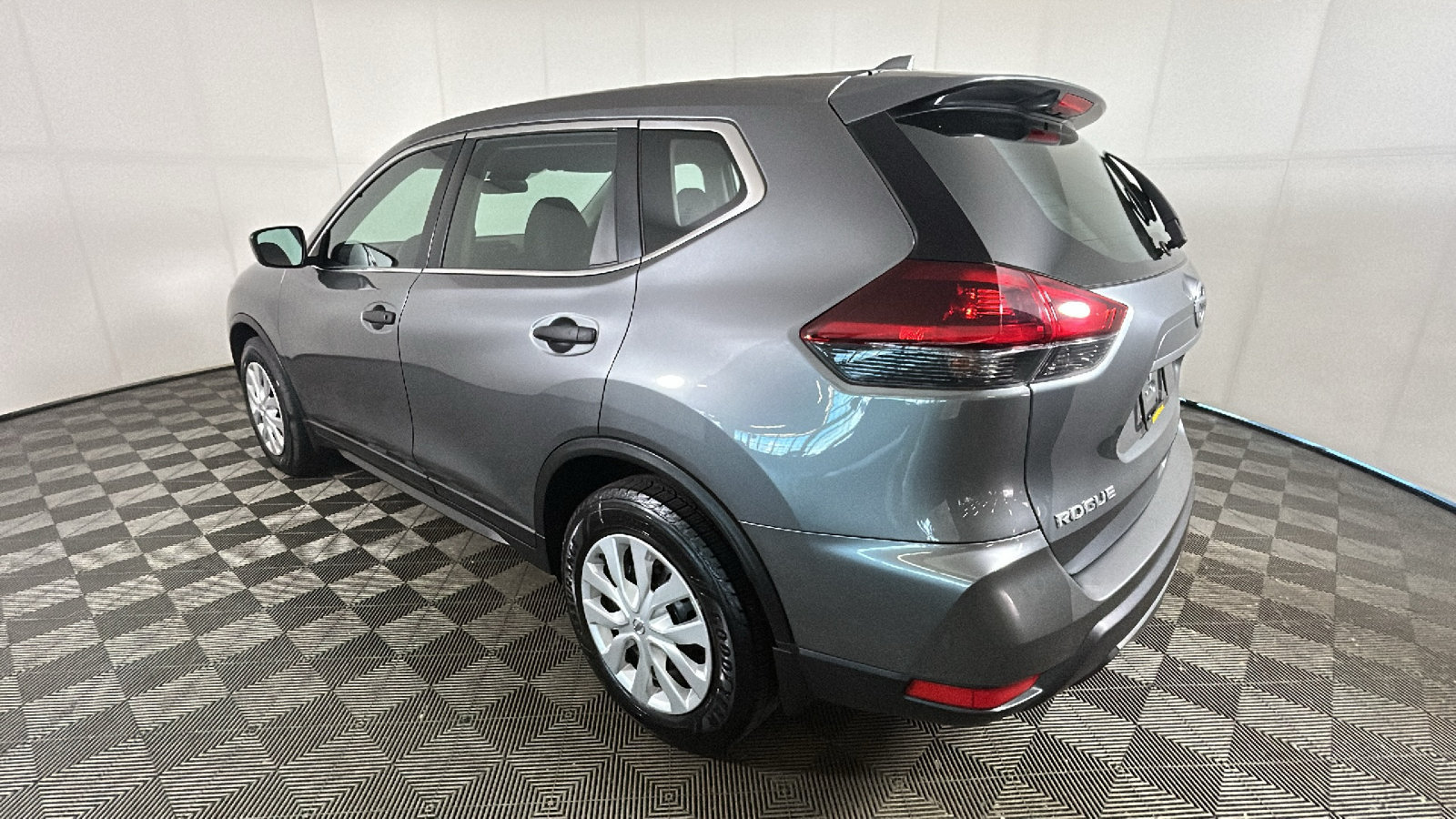 Used 2020 Nissan Rogue S FWD image 5