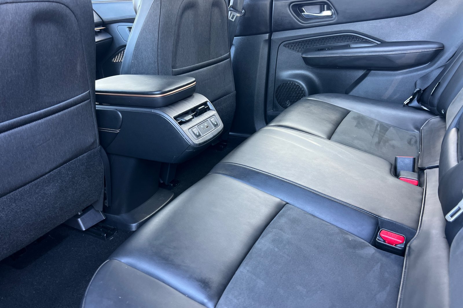 Certified 2023 Nissan Ariya FWD image 13