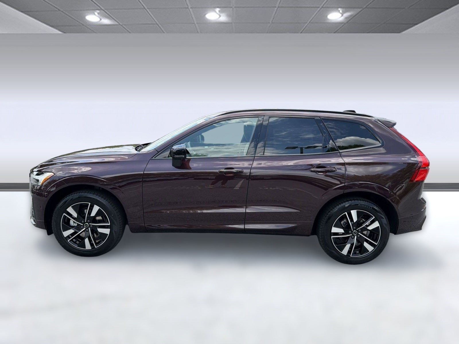 New 2026 Volvo XC60 B5 Plus w/ Climate Package AWD/4WD image 2