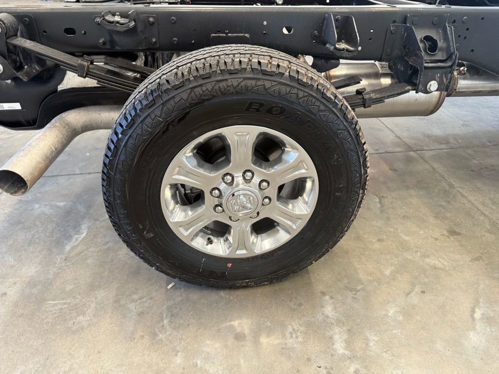 New 2026 RAM 3500 Tradesman w/ Chrome Appearance Group A AWD/4WD image 4