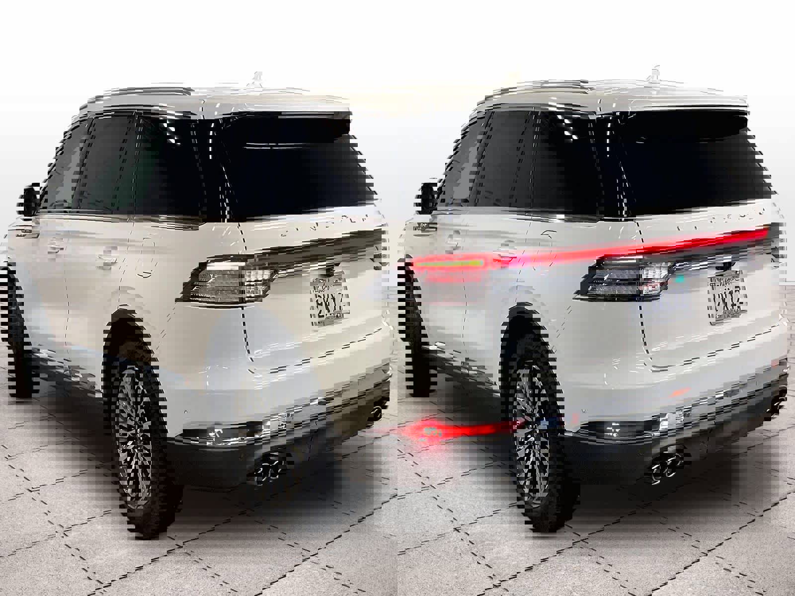 Used 2022 Lincoln Aviator Reserve w/ Equipment Group 201A image 13