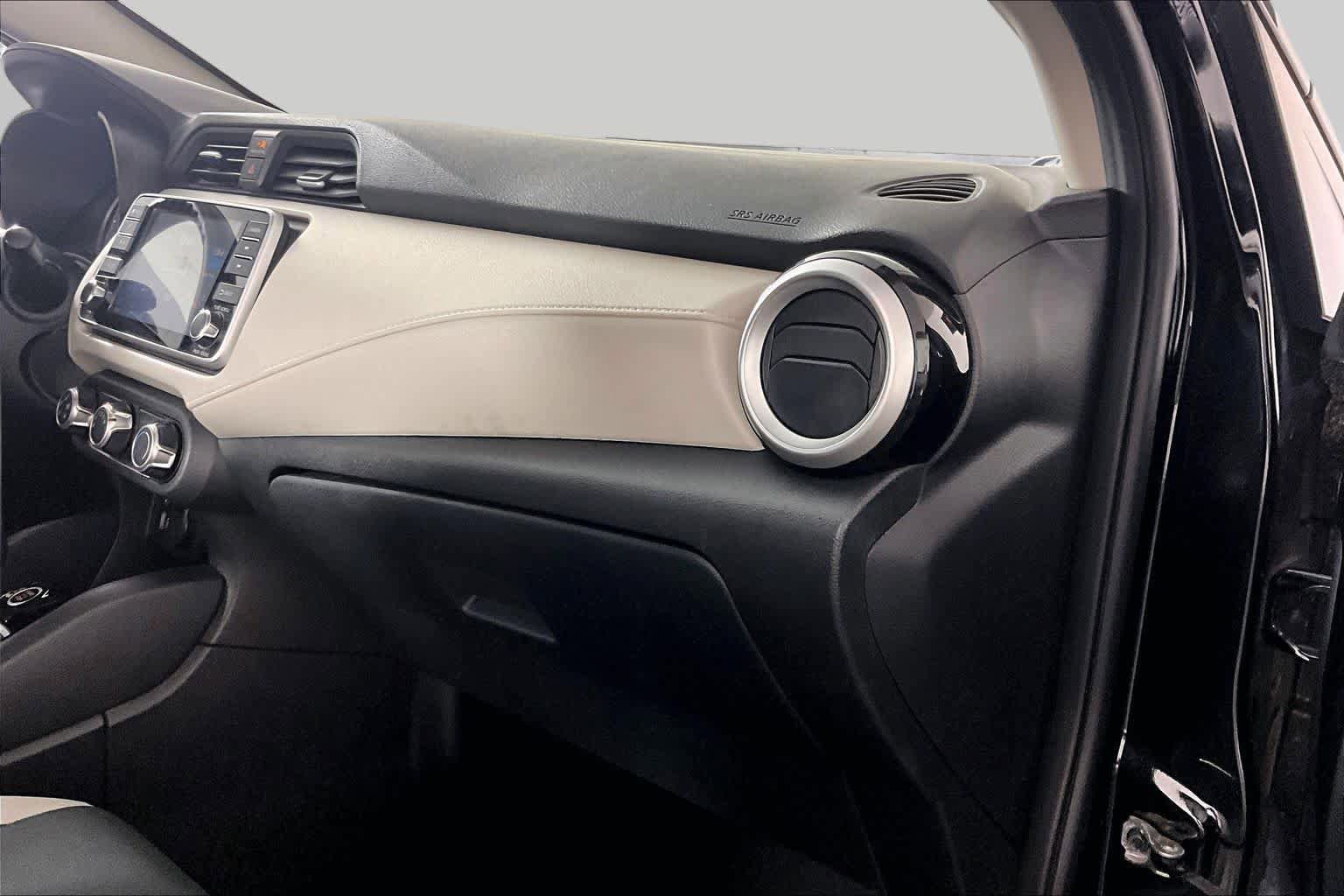 Used 2021 Nissan Versa SV FWD image 18