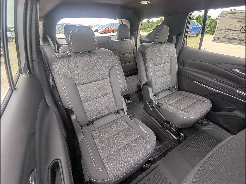New 2026 Chevrolet Traverse LT w/ LPO, Floor Liner Package FWD image 14