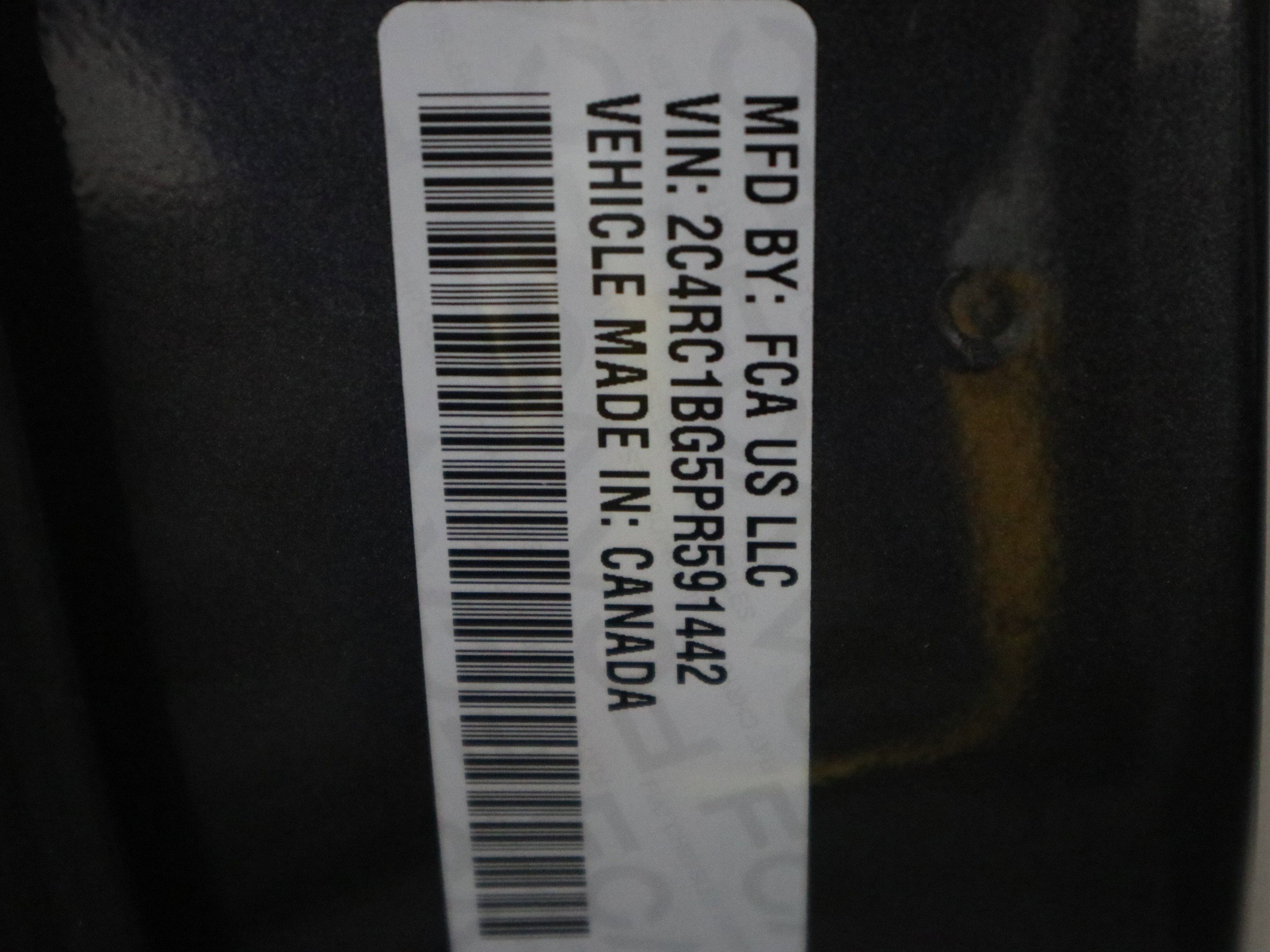 Used 2023 Chrysler Pacifica Touring-L image 36