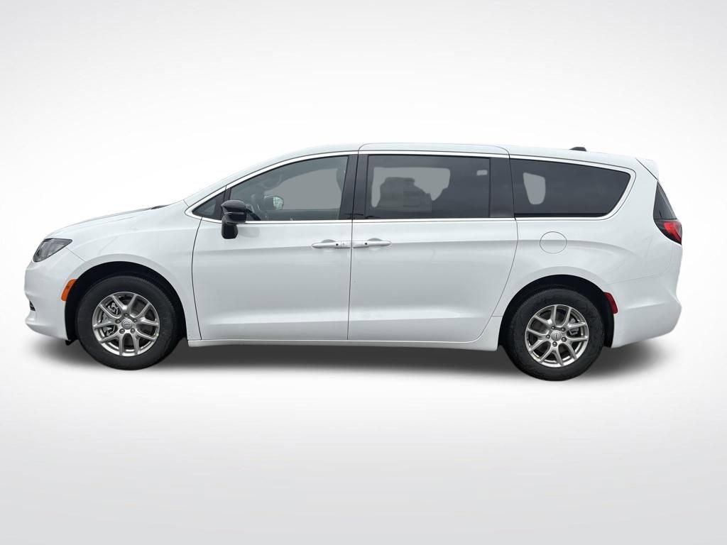 New 2026 Chrysler Voyager LX image 6