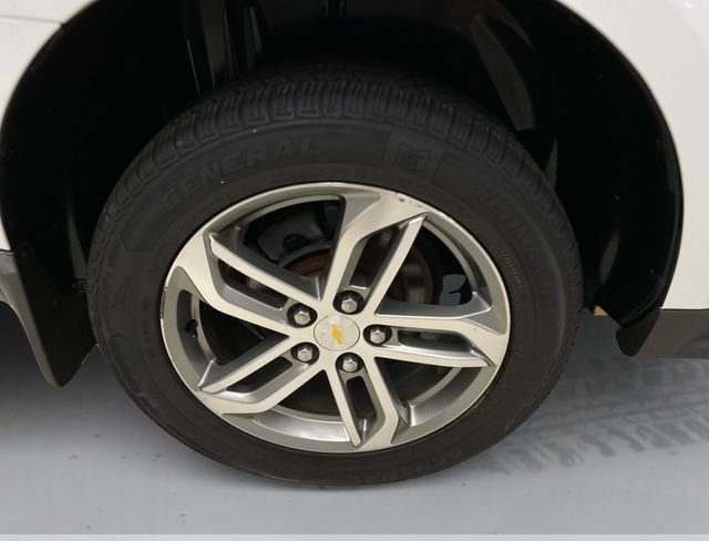 Used 2017 Chevrolet Equinox Premier w/ Enhanced Convenience Package AWD/4WD image 17