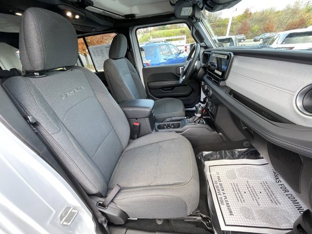 Used 2024 Jeep Wrangler Unlimited Sahara image 39
