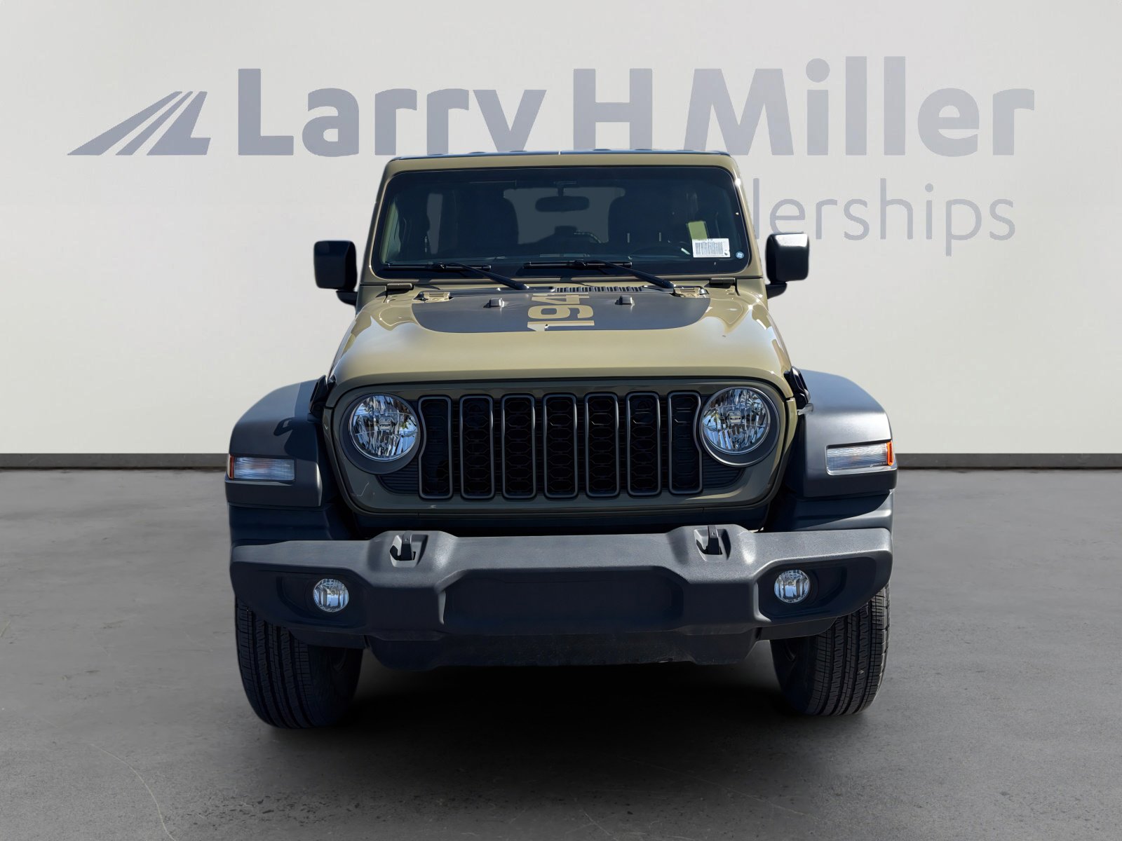 Used 2025 Jeep Wrangler Sport AWD/4WD image 8