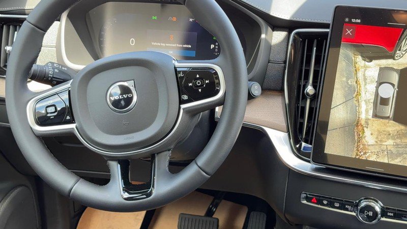 New 2026 Volvo XC90 T8 Plus w/ Protection Package Premier AWD/4WD image 6