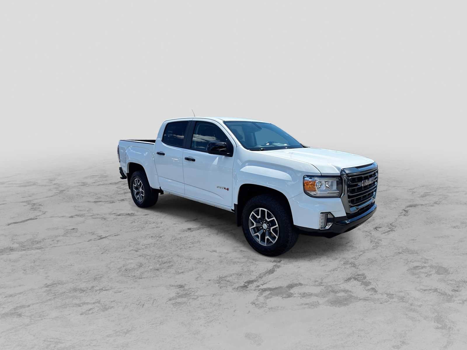 Used 2022 GMC Canyon AT4 w/ Trailering Package AWD/4WD image 2