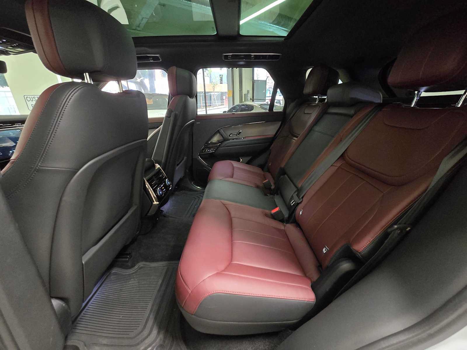 Used 2024 Land Rover Range Rover Sport Dynamic SE AWD/4WD image 16