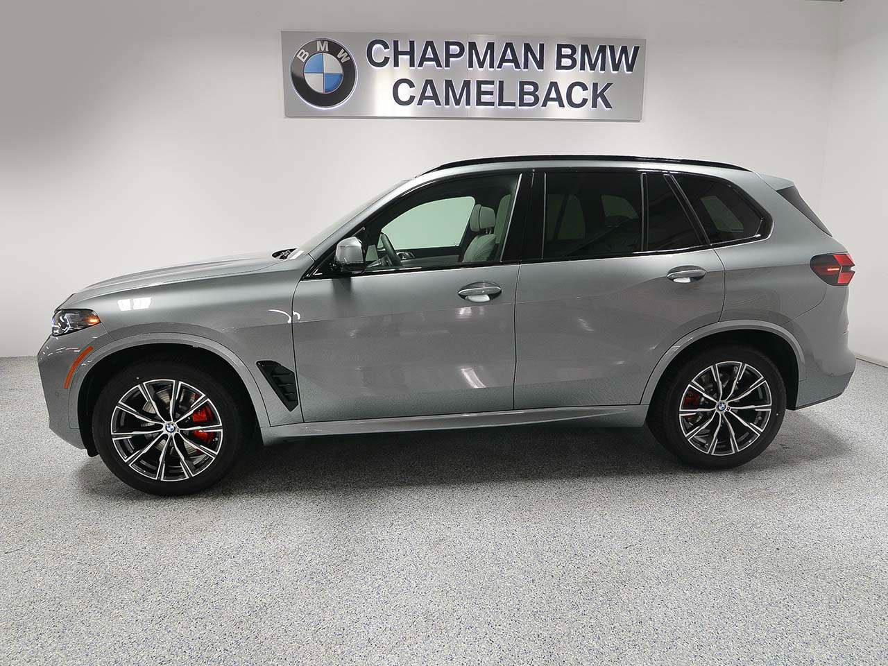 Used 2026 BMW X5 sDrive40i w/ M Sport Package RWD image 3