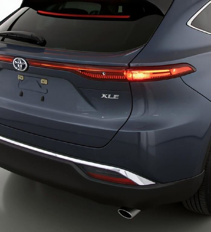 Used 2023 Toyota Venza XLE image 10