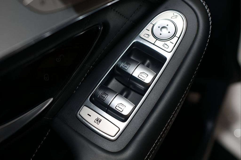 Used 2019 Mercedes-Benz GLC 63 AMG 4MATIC image 24