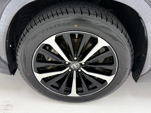 Used 2021 Toyota Highlander XSE FWD image 7