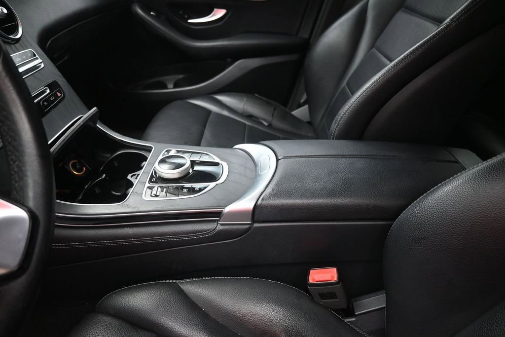 Used 2019 Mercedes-Benz GLC 300 image 21