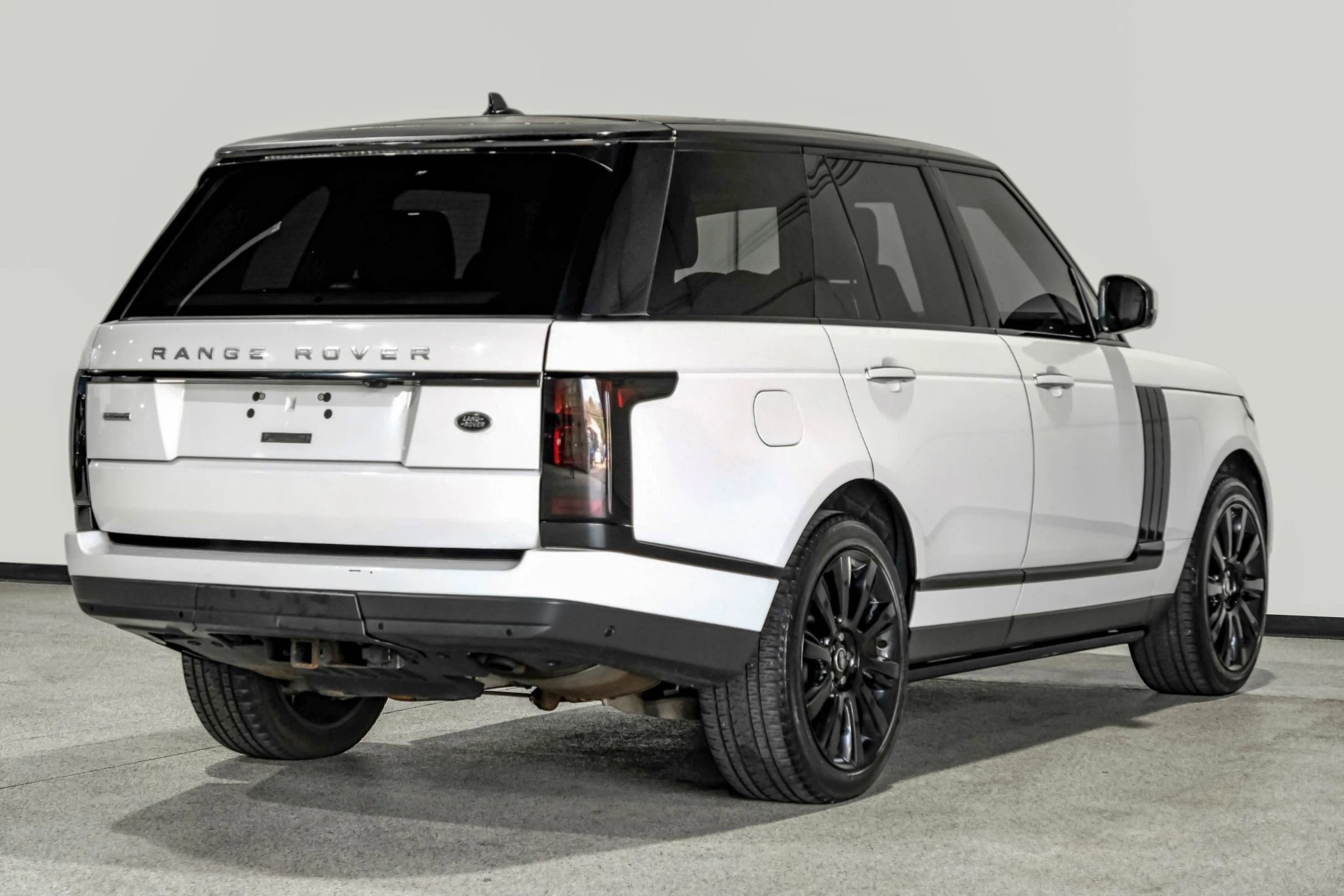 Used 2016 Land Rover Range Rover Autobiography image 7