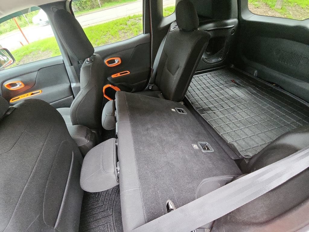 Used 2016 Jeep Renegade Latitude AWD/4WD image 35