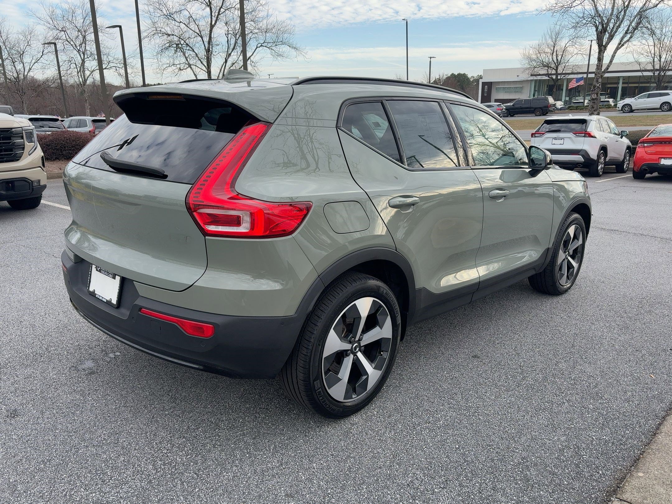 Used 2024 Volvo XC40 B5 Plus w/ Climate Package image 9