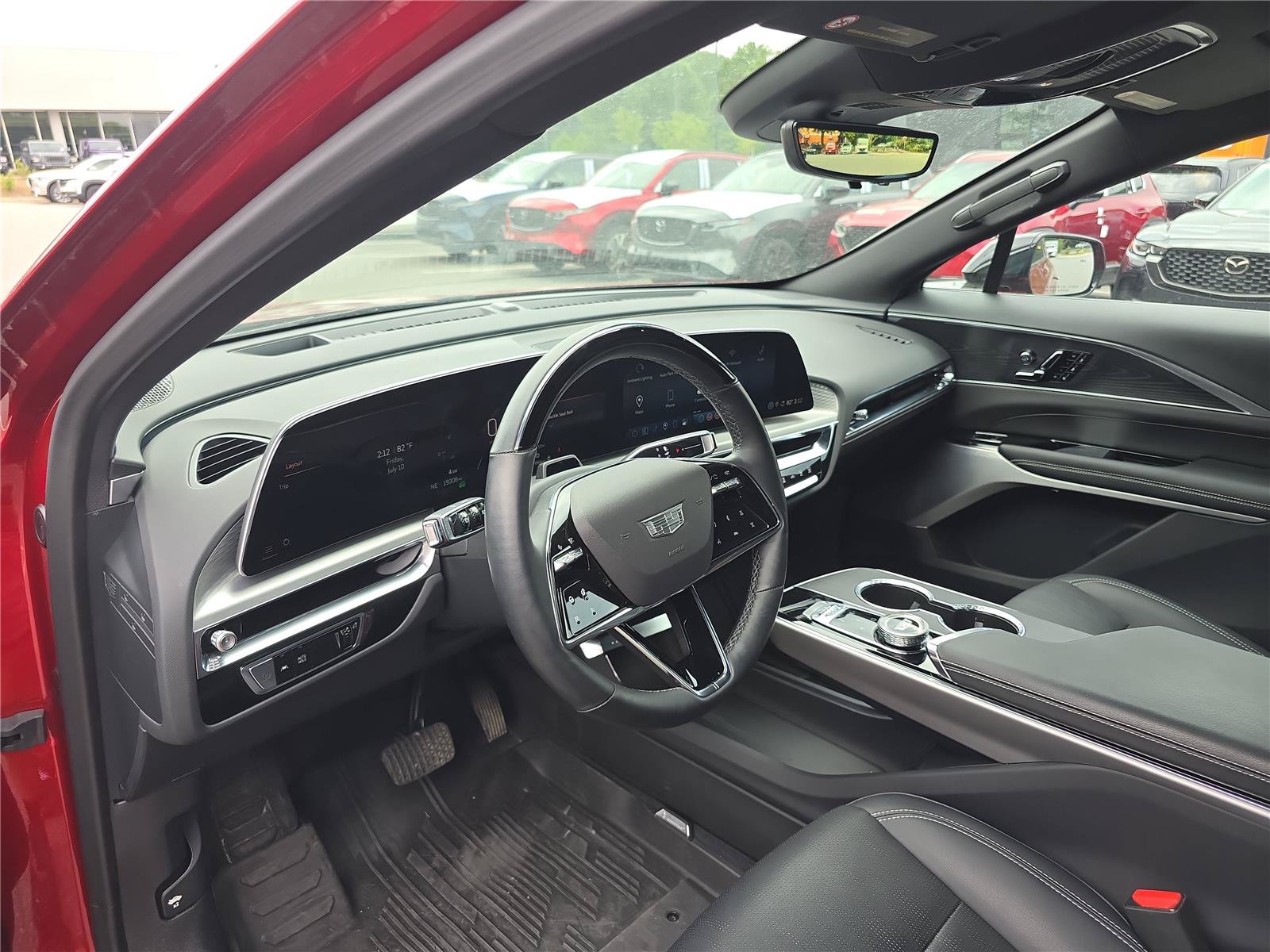 Used 2025 Cadillac Lyriq Luxury w/ LPO, Floor Liner Package AWD/4WD image 20