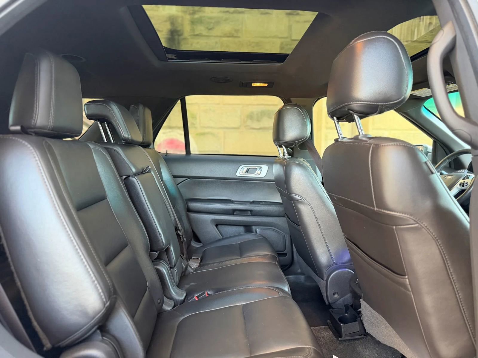 Used 2015 Ford Explorer Limited image 26