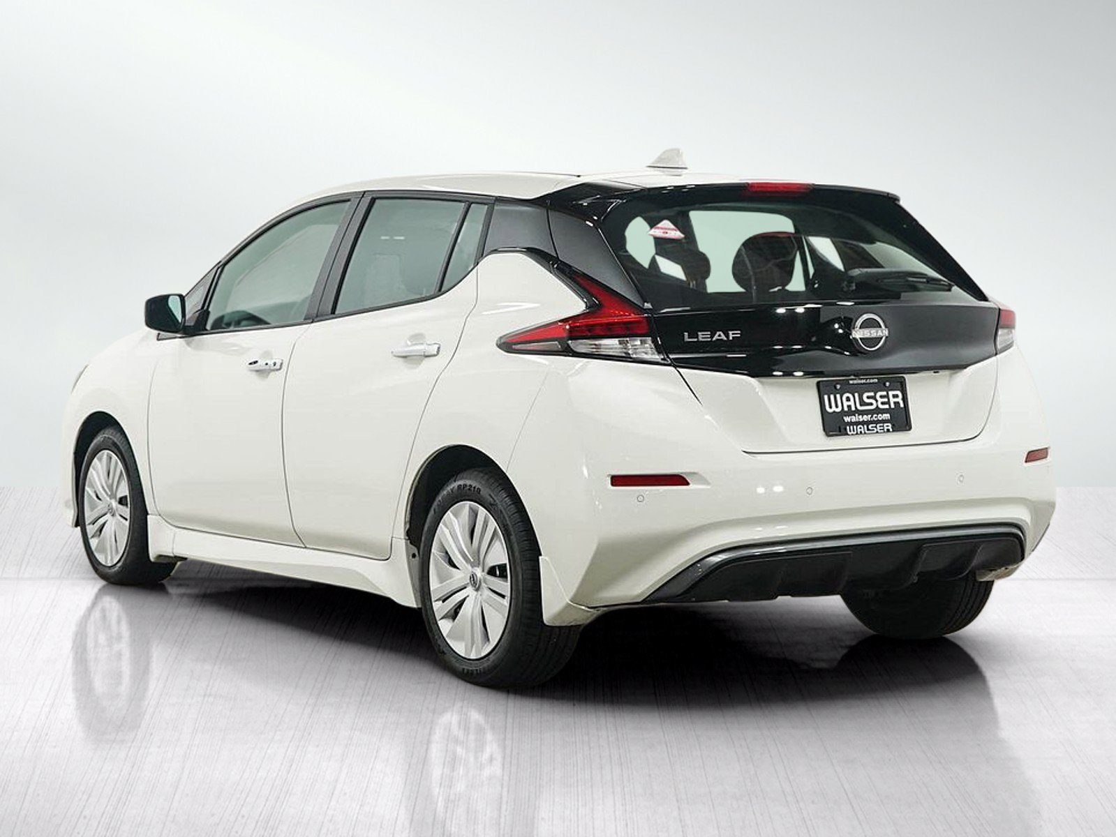 Used 2025 Nissan Leaf S FWD image 3