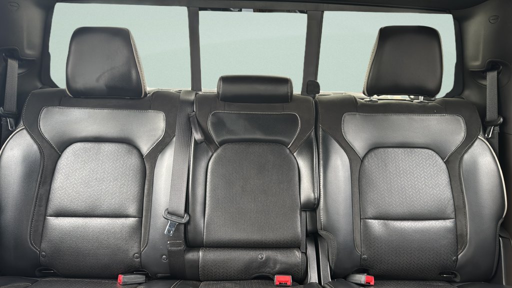 Used 2019 RAM 1500 Laramie w/ Sport Appearance Package AWD/4WD image 17