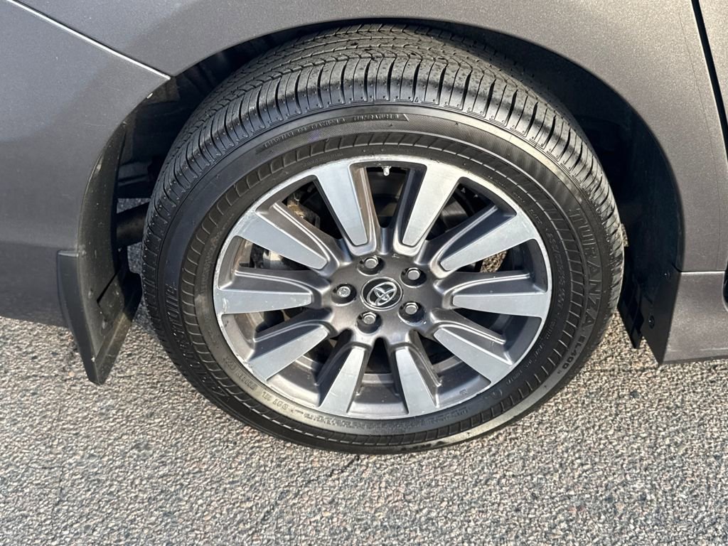 Used 2018 Toyota Sienna LE image 45