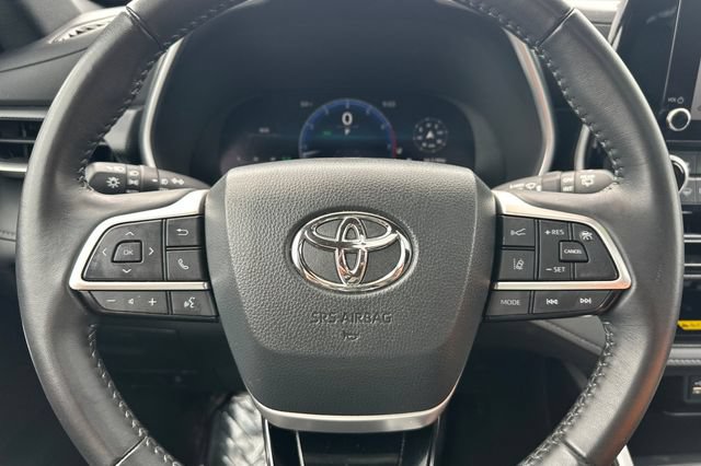 Used 2025 Toyota Highlander XSE AWD/4WD image 29