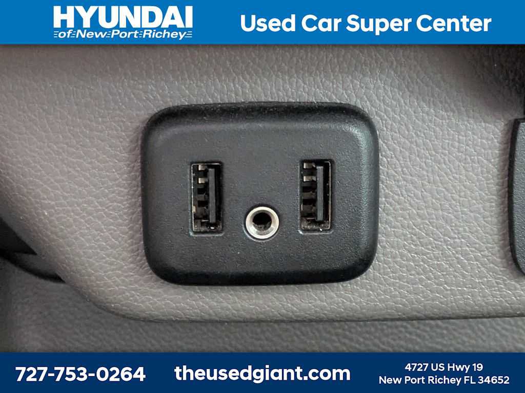 Used 2019 Chevrolet Traverse LT FWD image 28