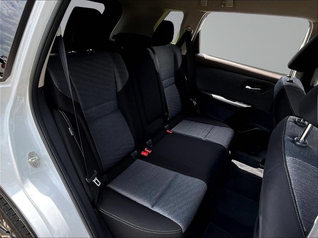 Used 2023 Nissan Rogue SV AWD/4WD image 27