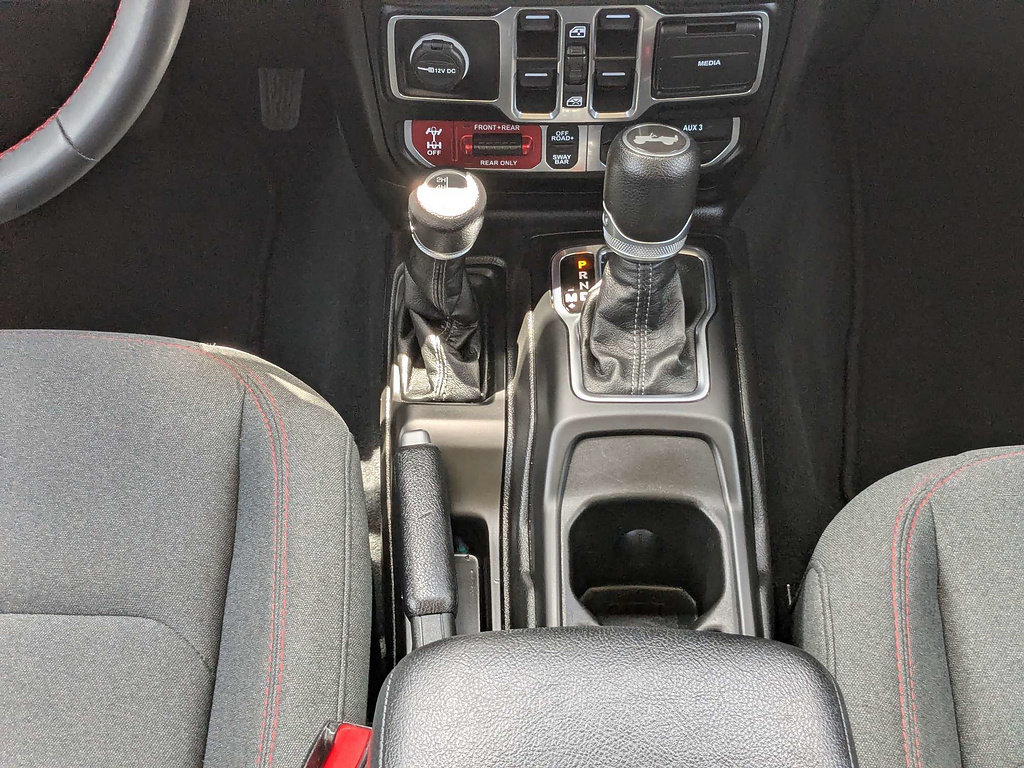 Used 2024 Jeep Wrangler Unlimited Rubicon AWD/4WD image 19
